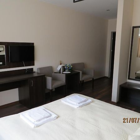 Hotel Pod Chelmem Ropa Extérieur photo