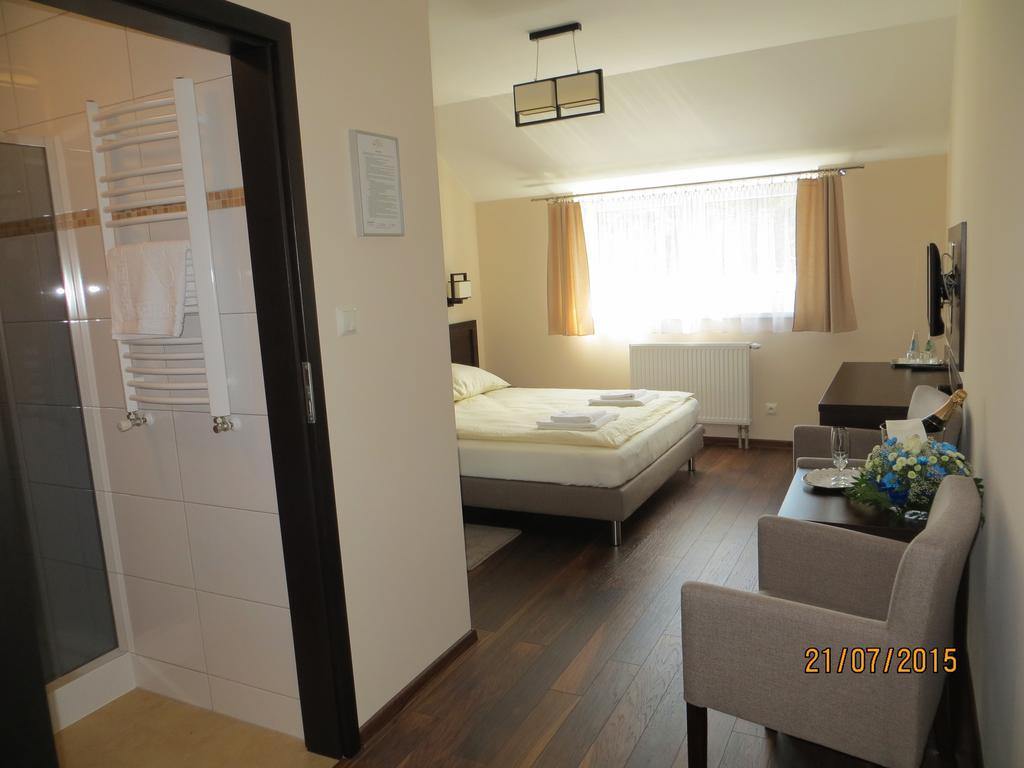 Hotel Pod Chelmem Ropa Extérieur photo