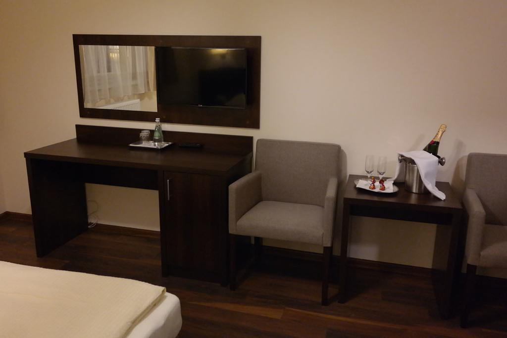 Hotel Pod Chelmem Ropa Chambre photo